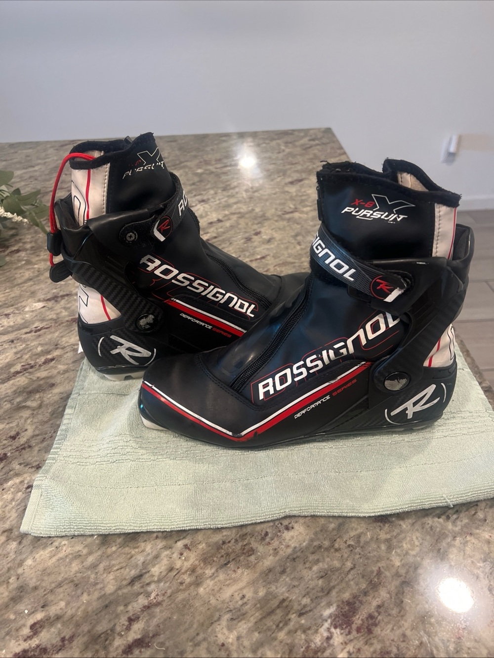 Classic Size 9.5 Rossignol Cross Country Ski Boots
